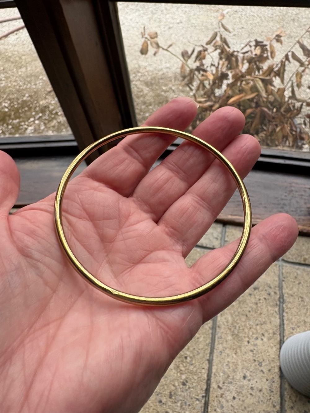 Bangle bracelet